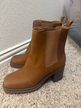 Crown Vintage Tan Chelsea Block Heel Ankle Boots